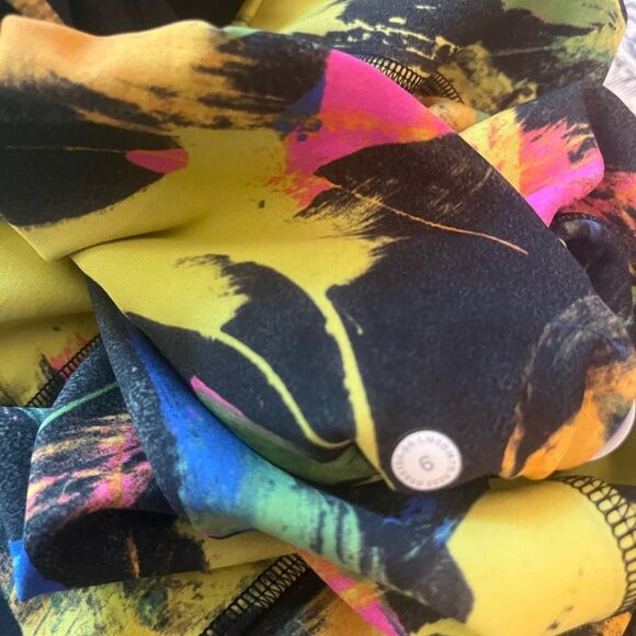 Lululemon Abstract Leggings - Picture 6 of 7